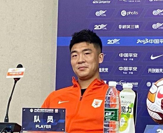 歌唱家张英席、龚爽《伟业》将今晚推向高潮。